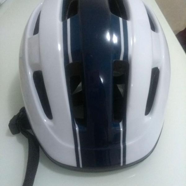 capacete esportivo