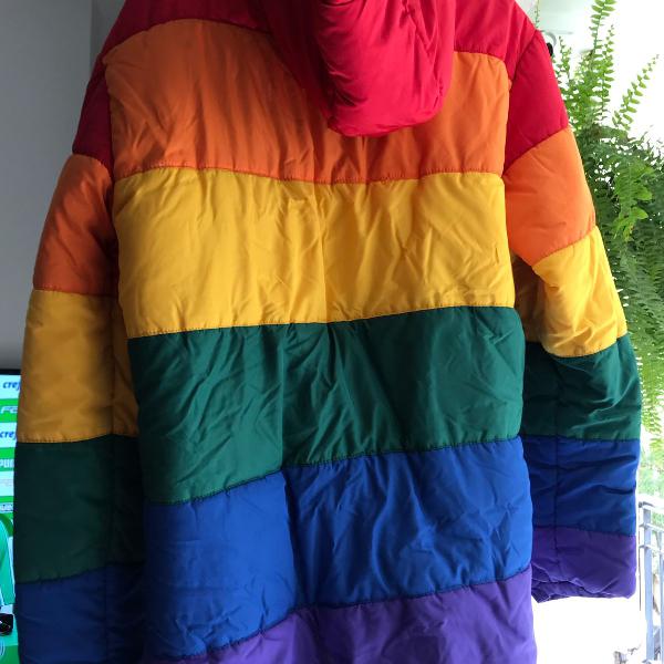casaco colorido rainbow bandeira glsbt