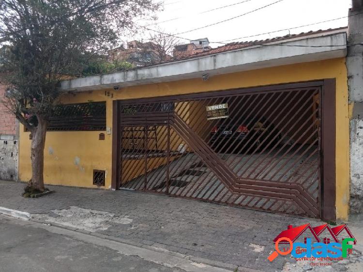 CASA COM 2 DORMITÓRIOS 1 SUÍTE E EDÍCULA COM 2