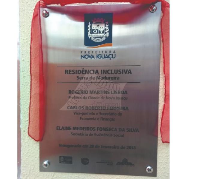 Placa para obras, homenagens e sinalização em geral