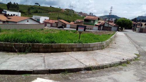 Poços de Caldas – MG – Vendo Terreno Bairro Campo das