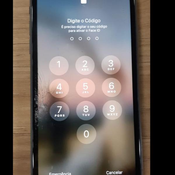 iphone 11 - 128 gb - telha rachada