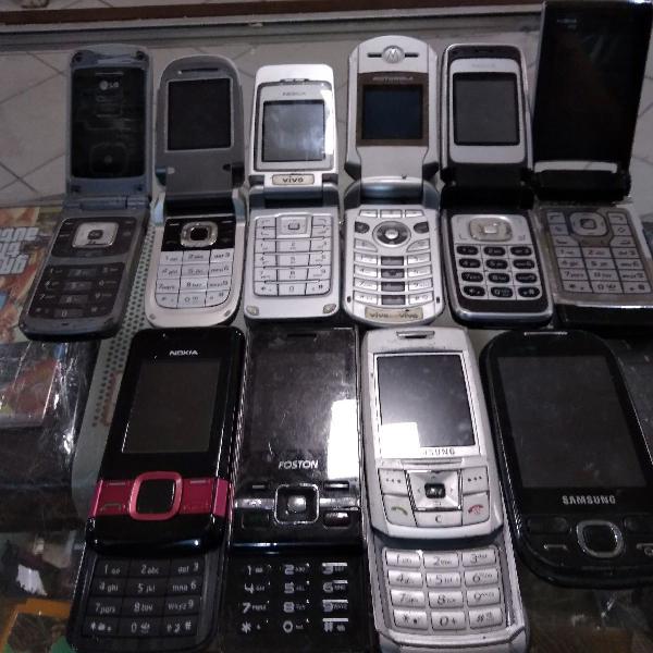 lote de 10 celulares estragados para usar peças