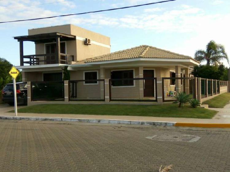 Casa 4 Dorm. - Bairro Remanso