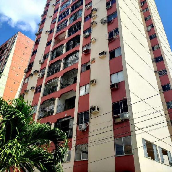 Apartamento para venda tem 82 metros quadrados com 3 quartos