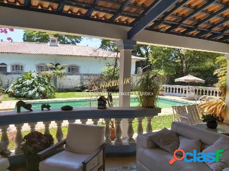 CASARÃO COLONIAL - JD. ESPLANADA - 900M2 - IMPECÁVEL!