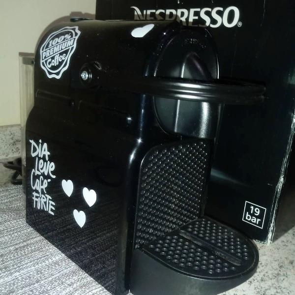 Cafeteira Expresso Nespresso Inissia Cor: Preto, 110v.