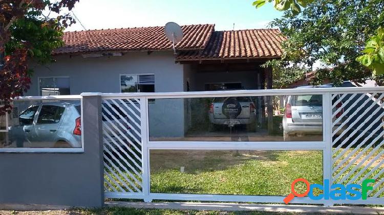 Casa com 02 dormitórios, em Bal. Barra do Sul - SC.