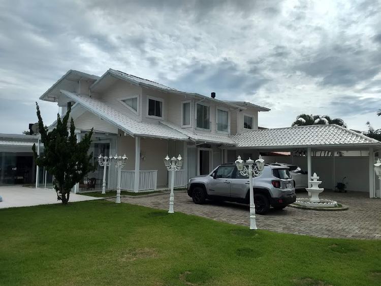 Casa para venda possui 390 m² com 5 quartos em Morro das