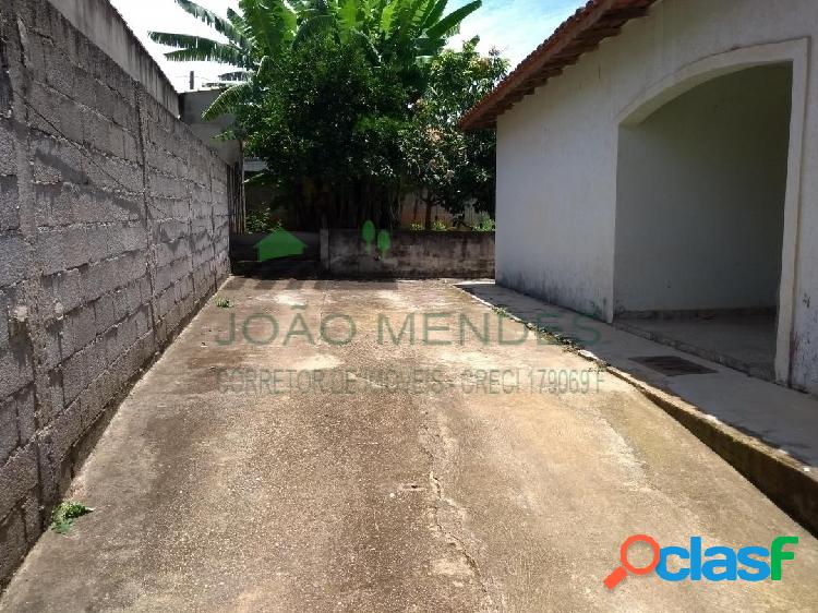 Casa à venda no bairro da Usina, em Atibaia/SP.