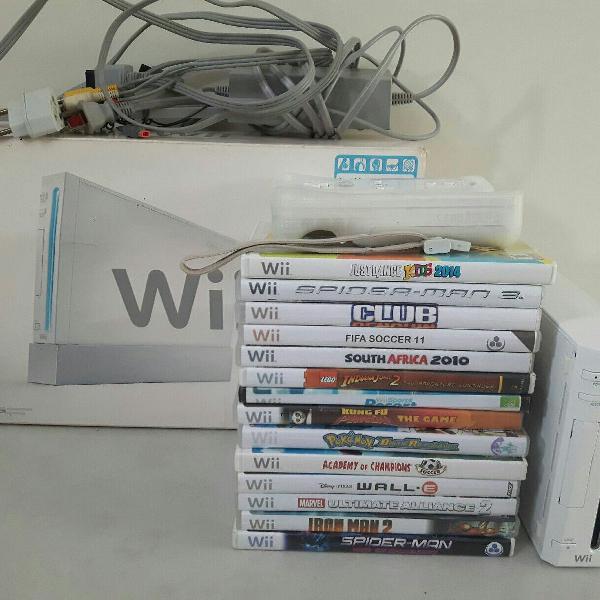 Nintendo Wii com caixa original + acessórios e 14 jogos