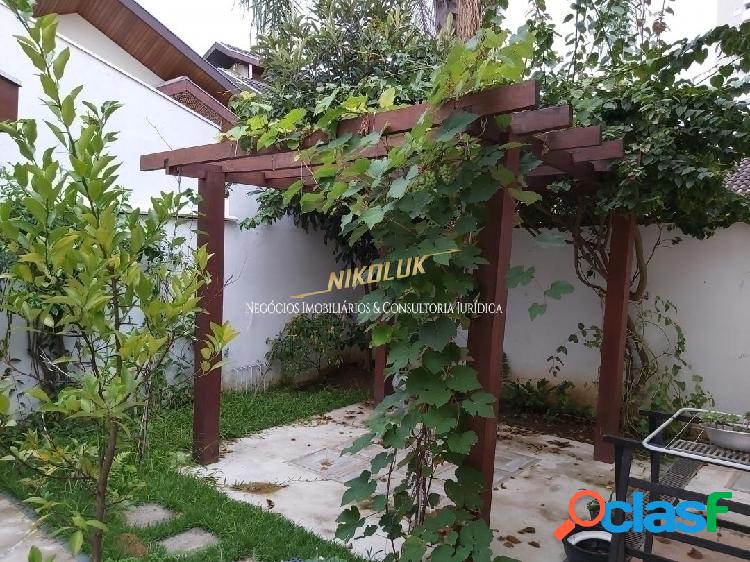 Sobrado Cond. Altos da Serra linda - quintal grande -