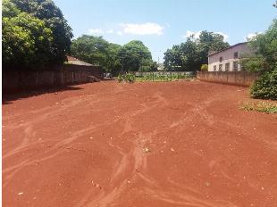 Terreno com 1.644 m2.