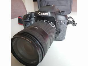 Vendo câmera Canon 7D + lente 18-135