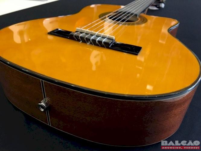 Violão Elétrico Eagle CH800 com micro-afinador embutido