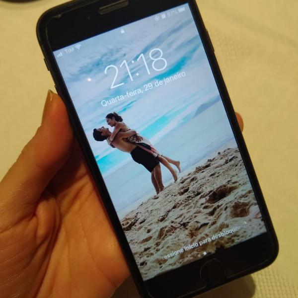 iphone 8 com traseira quebrada