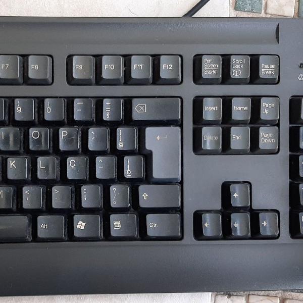 teclado preto da IBM