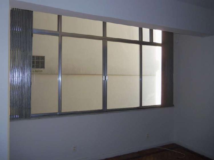 Apartamento para aluguel possui 60 metros quadrados com 2