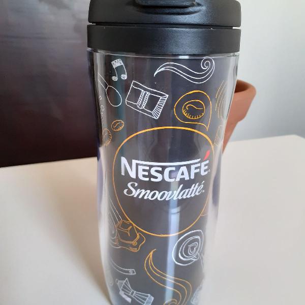 Copo preto Nescafé para bebidas quentes e frias!