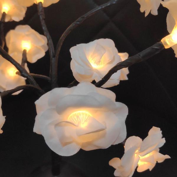Luminária flores Imaginarium linda