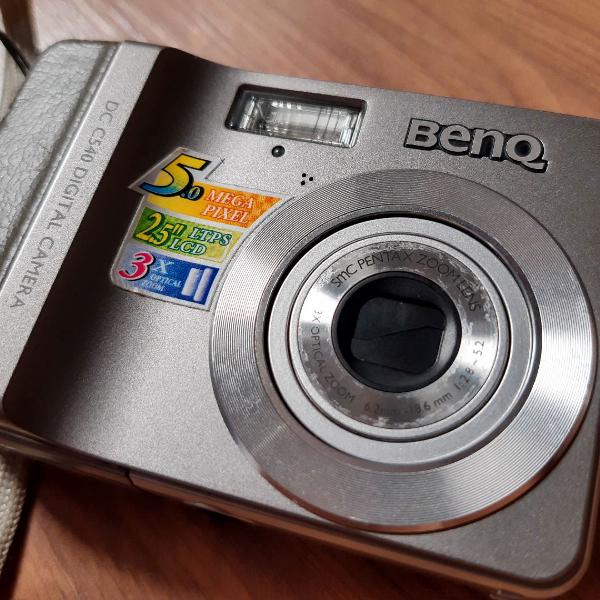 Máquina fotográfica Benq 5 megapixels
