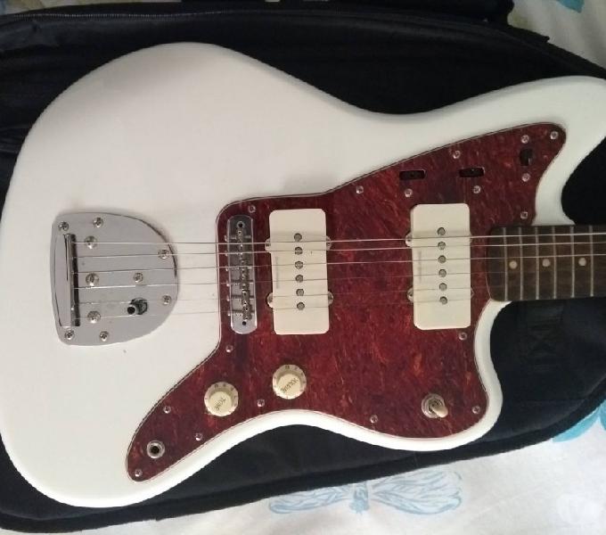 Vendo guitarra FENDER SQUIER JAZZ MASTER