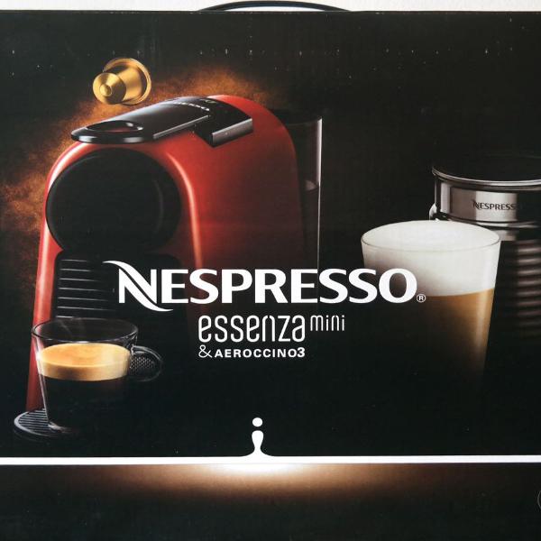 cafeteira nespresso essenza com aeroccino 3 + capsulas