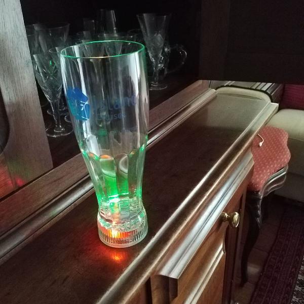 copo luminoso para drink