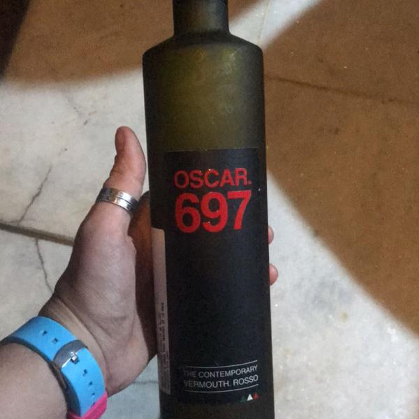 lindíssima garrafa vazia de oscar 697