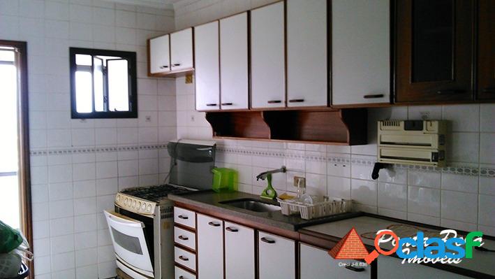 APARTAMENTO COM 84 m²