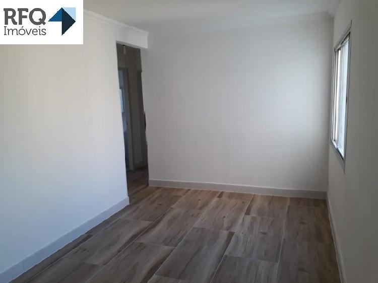 Apartamento moderno e reformado com ótimo acabamento na rua