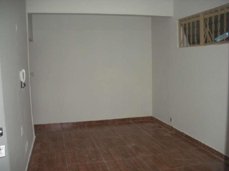 Apartamento para aluguel com 2 quartos em Centro - Belo