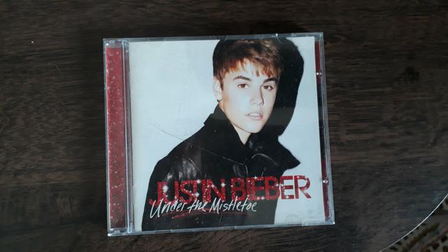 CD Under The Mistletoe Justin Bieber