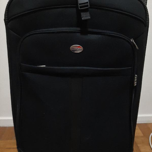 Mala Preta Grande American Tourister com extensão