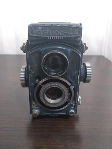 Máquina fotográfica Yashica 44 (1958)