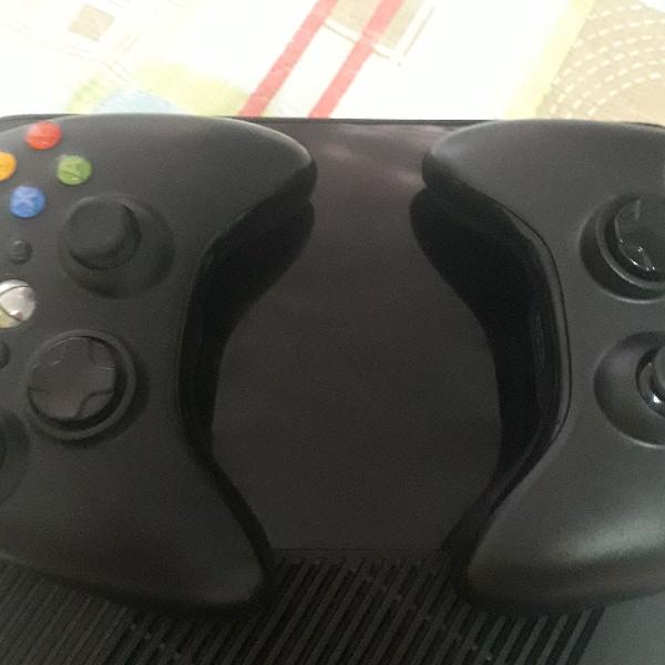 Xbox 360 com 2 controles
