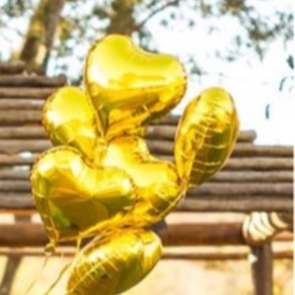 balões à gás de coração