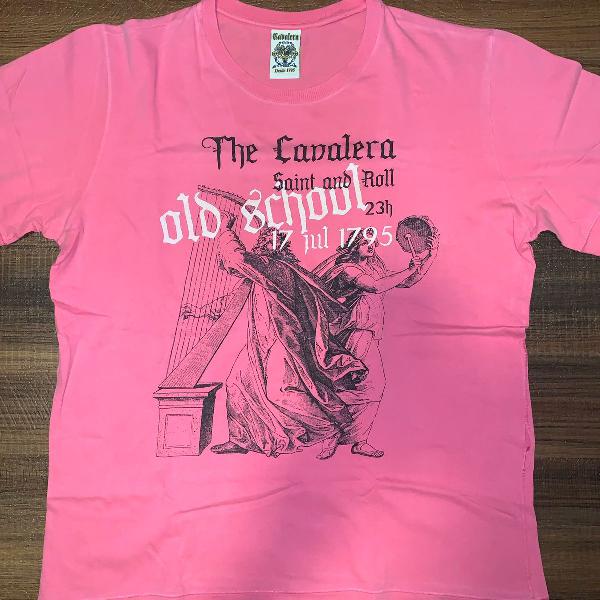 camiseta cavalera old school rosa