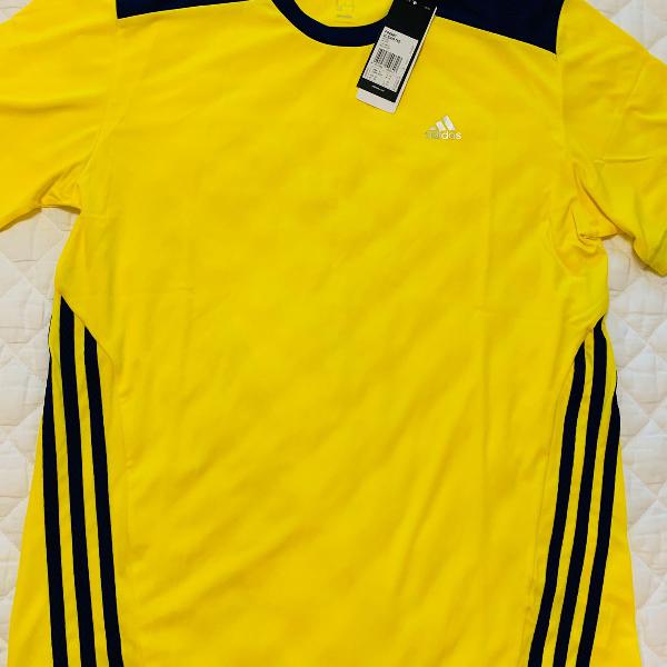 camiseta dry fit, marinho com amarelo