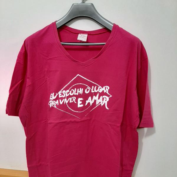 camiseta rosa, "eu escolhi o lugar para viver e amar"