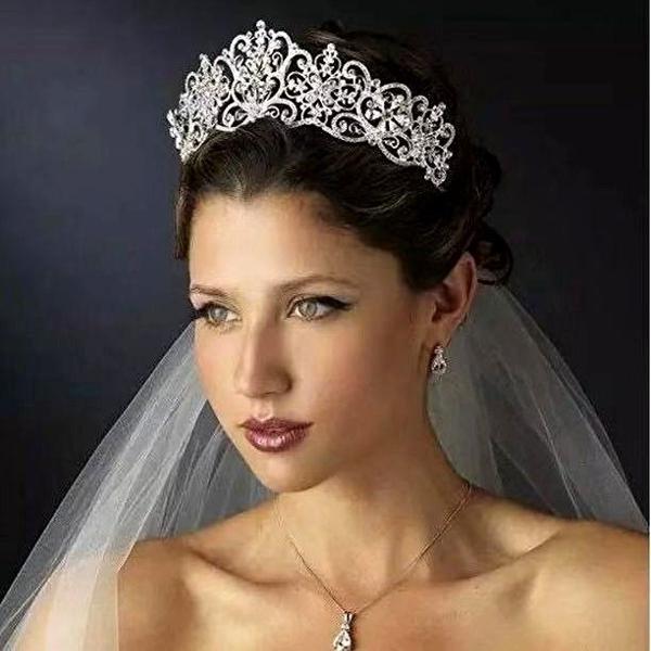 coroa tiara porta coque noiva princesa penteado casamento