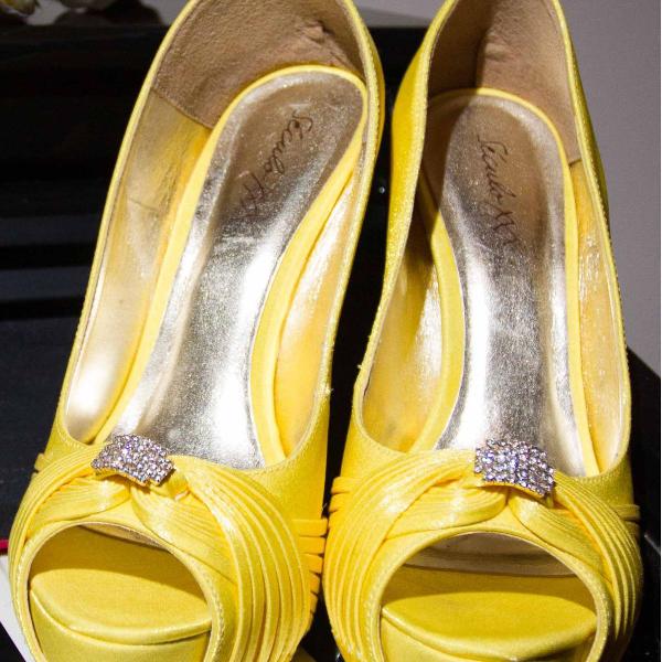 peep toe de noiva - amarelo