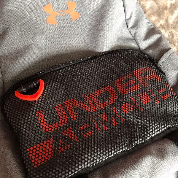 under armour mochila cinza