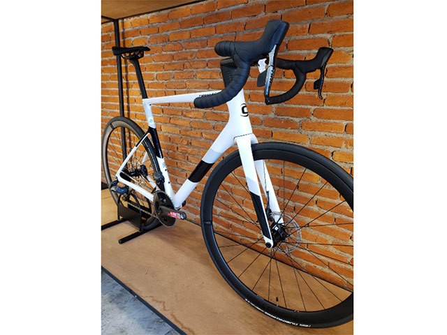 Cannondale SuperSix EVO Carbon Disc AXS 