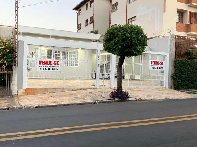 Casa para venda com 260 metros quadrados com 3 quartos em