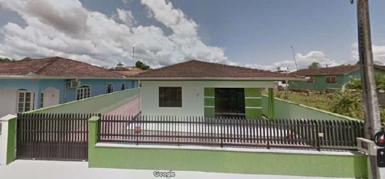 Casa para venda possui 120 metros quadrados com 2 quartos em