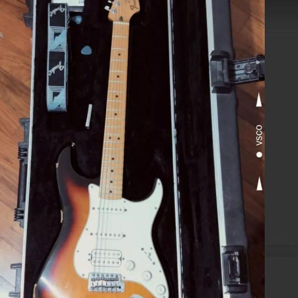Guitarra Fender Stratocaster HSS mx10