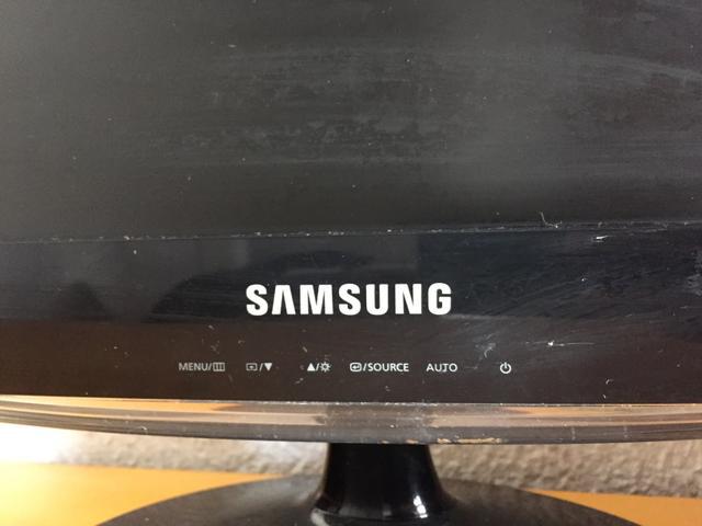 Monitor Samsung semi novo