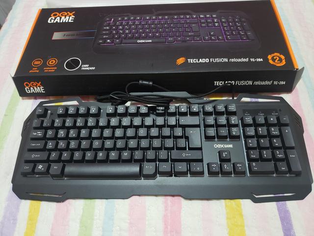 Teclado gamer novo