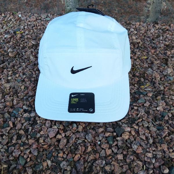 boné 5 panel nike branco dri fit preto original